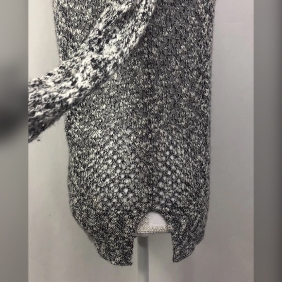 Caslon Long Sleeve Gray/Beige Heather Knit Sweater - Picture 4 of 6